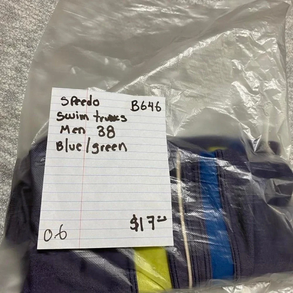 Speedo swim trunks with blue multicolor diagonal stripes men 38. SKU-B646
